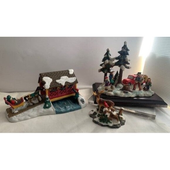 Vintage Christmas Ceramic Holiday Village Decorations - Picture 1 of 10